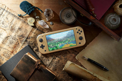 Nintendo Switch Lite console portatile Hyrule Edition oro + 12 mesi Nintendo Switch Online + Pacchetto aggiuntivo — vista 3