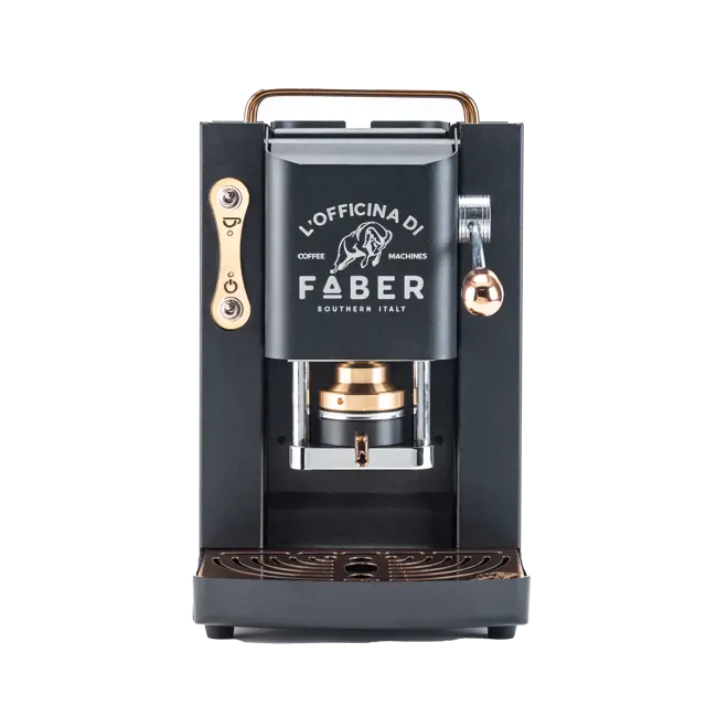 Faber Pro Deluxe Mat Black con finiture ottonate, vista frontale