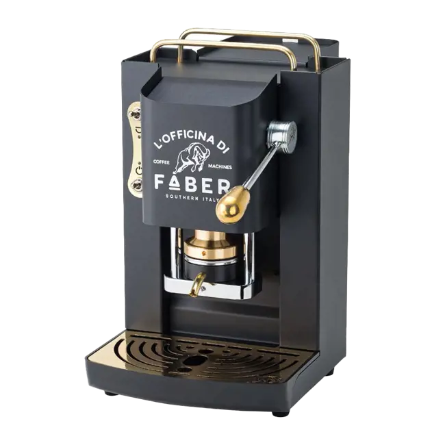 Faber Pro Deluxe Mat Black ottonata, vista di tre quarti